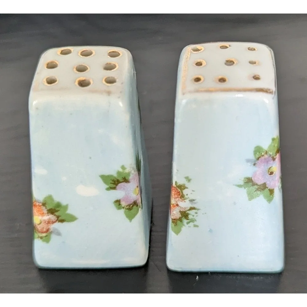 VTG Hand Painted Petite Salt & Pepper Shaker Set Blue‎ With Pink &Yellow Roses